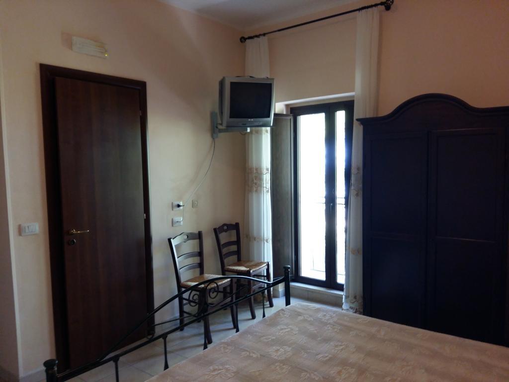 La Mortella Agriturismo Rotondella Oda fotoğraf